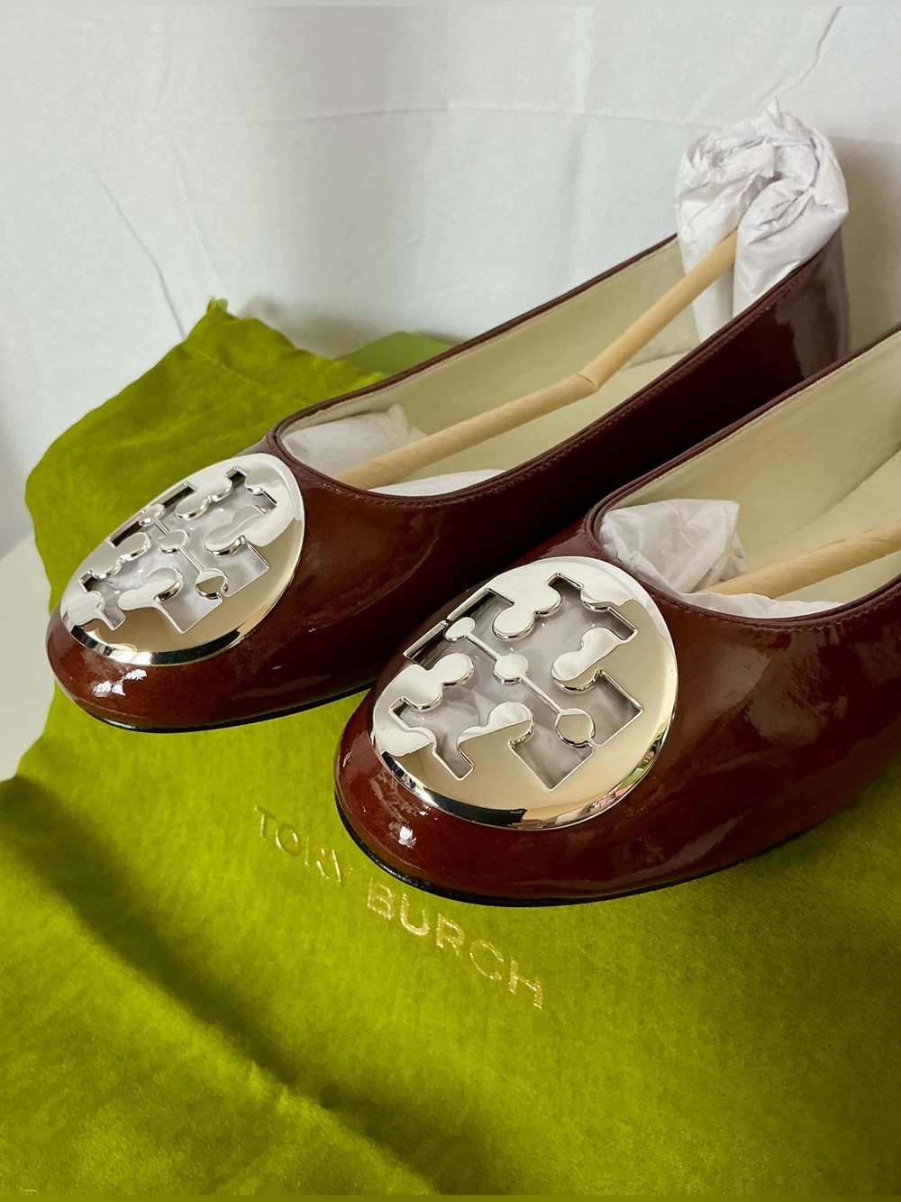 Tory Burch Reva Ballet Flats Russet Brown Patent Leather Size 7 NIB - Picture 5 of 12